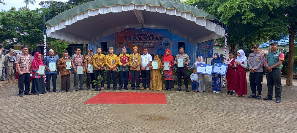 Manunggal Tuntung Pandang Media Membangun Komunikasi