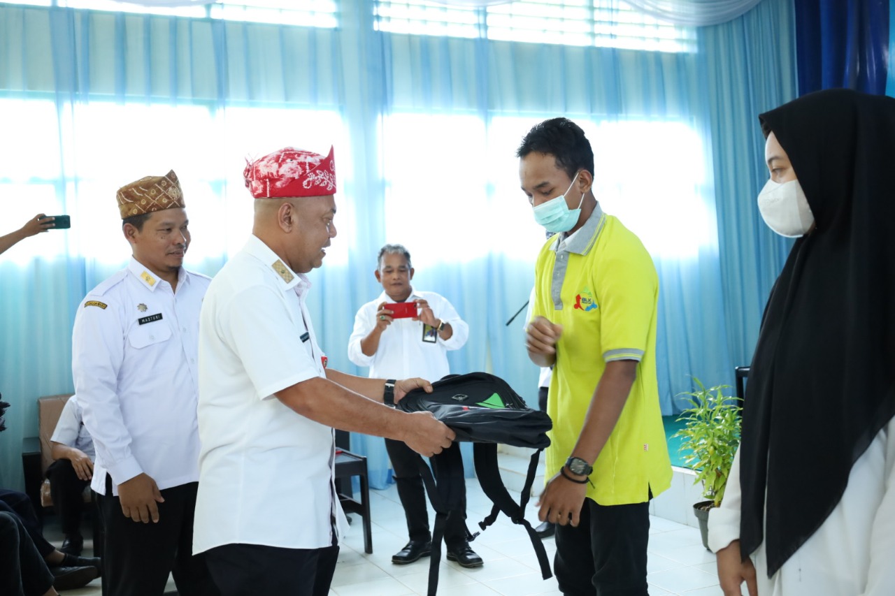 Tenanga Kerja Kompeten, Profesional ,Dapat Berdaya Saing Diharapkan Dapat Mengisi Kesempatan Kerja