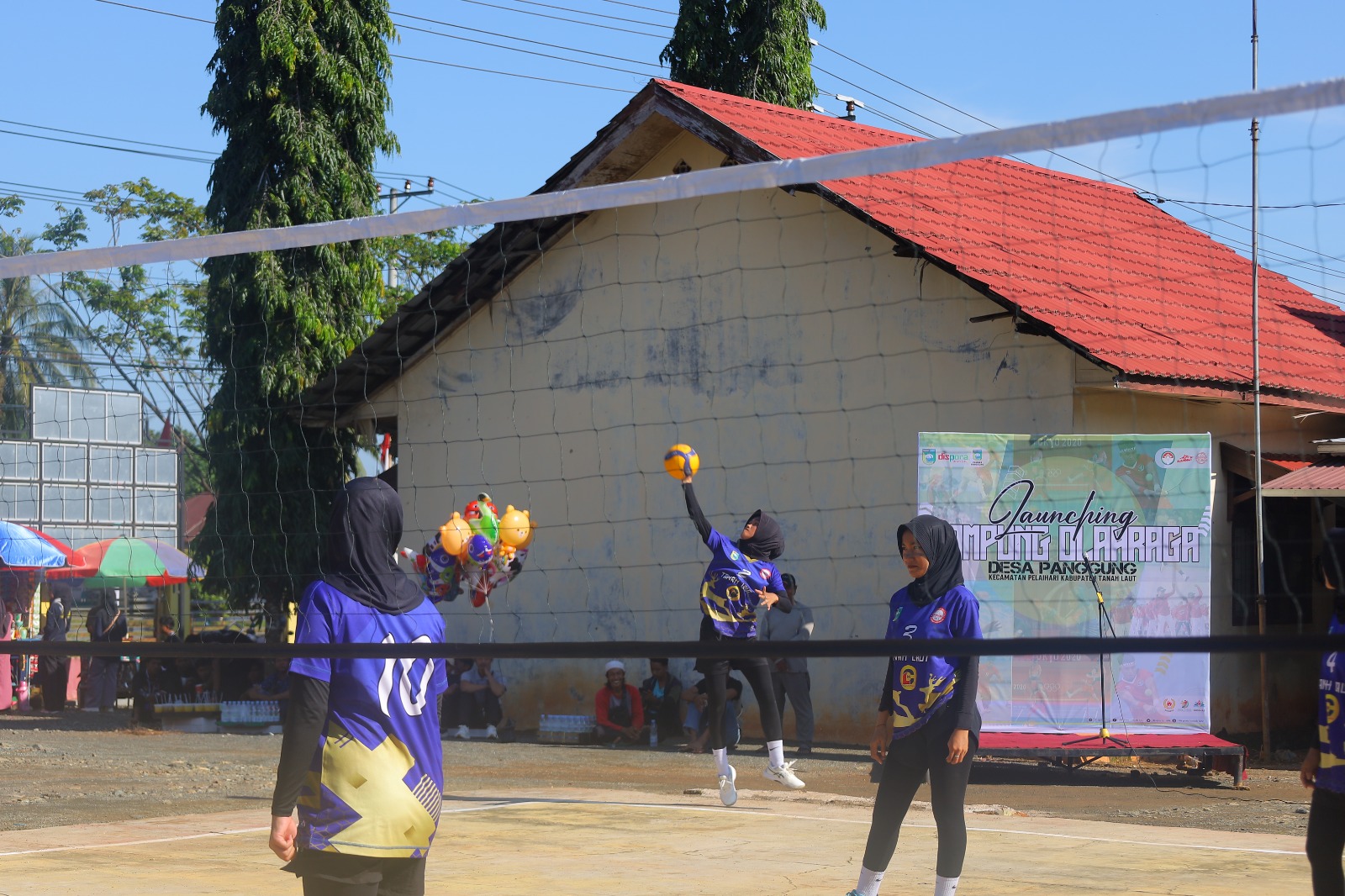 Tim Bola Voli Putri Tala Ramaikan Launching Kampung Olahraga