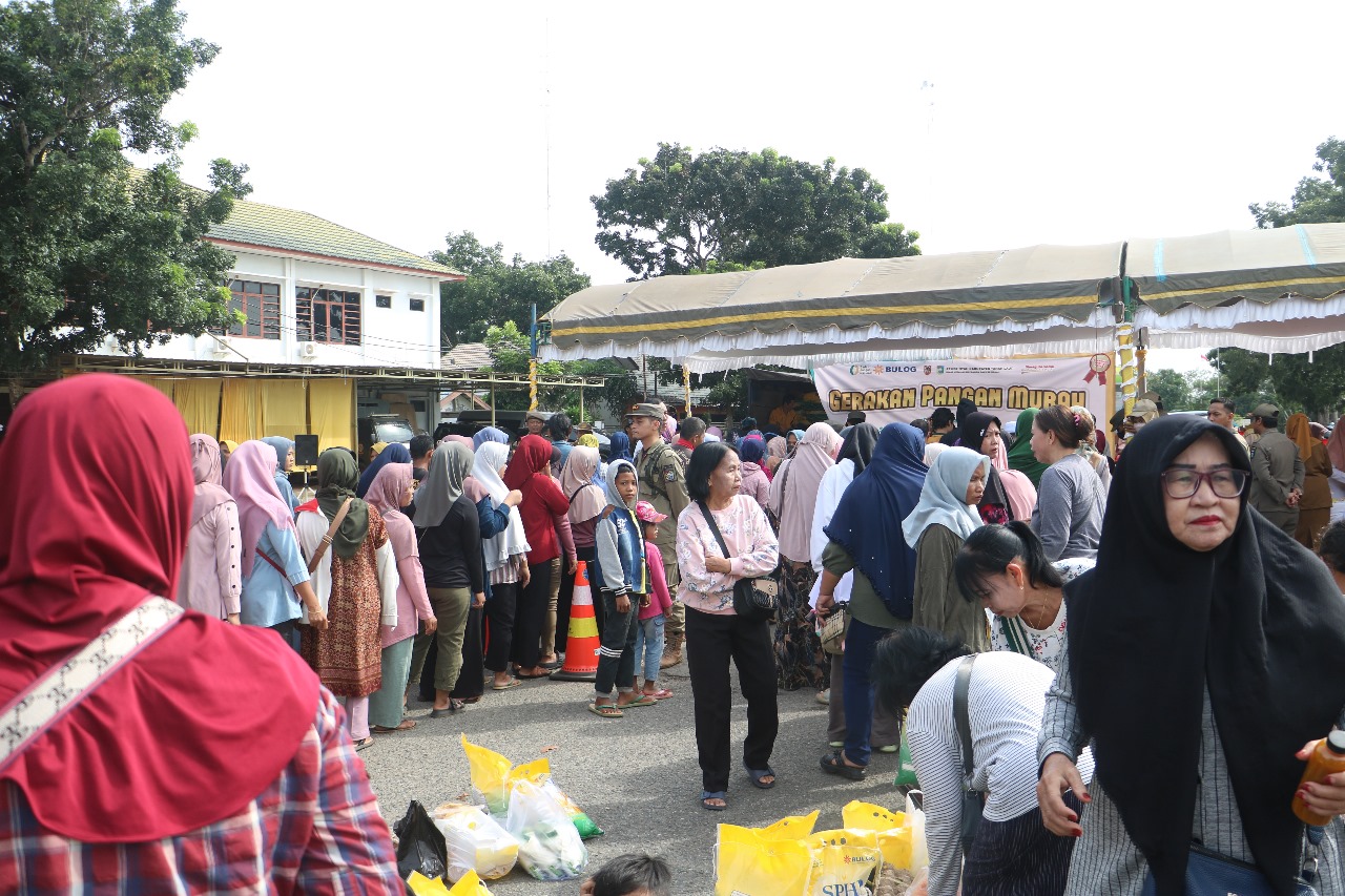 Ratusan Masyarakat Serbu Gerakan Pangan Murah di Tala