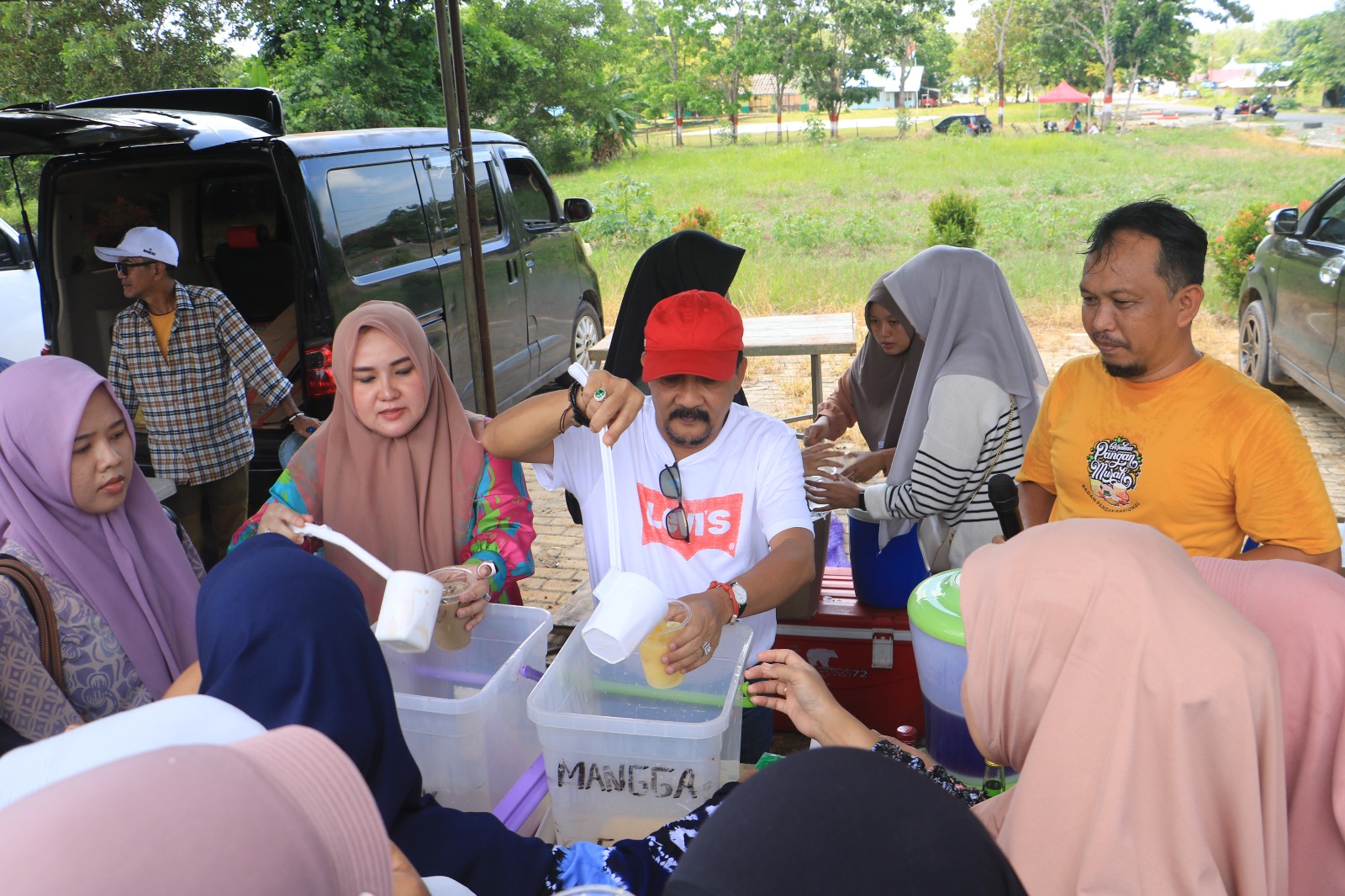 Pasar Murah di Desa Asam Jaya Banjir Potongan Harga