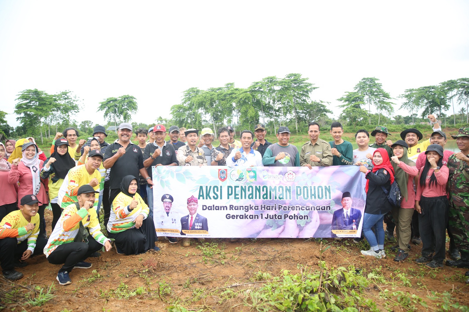 Tanam 100 Pohon di Area Embung, Pemdes Kunyit Siap Jaga dan Rawat