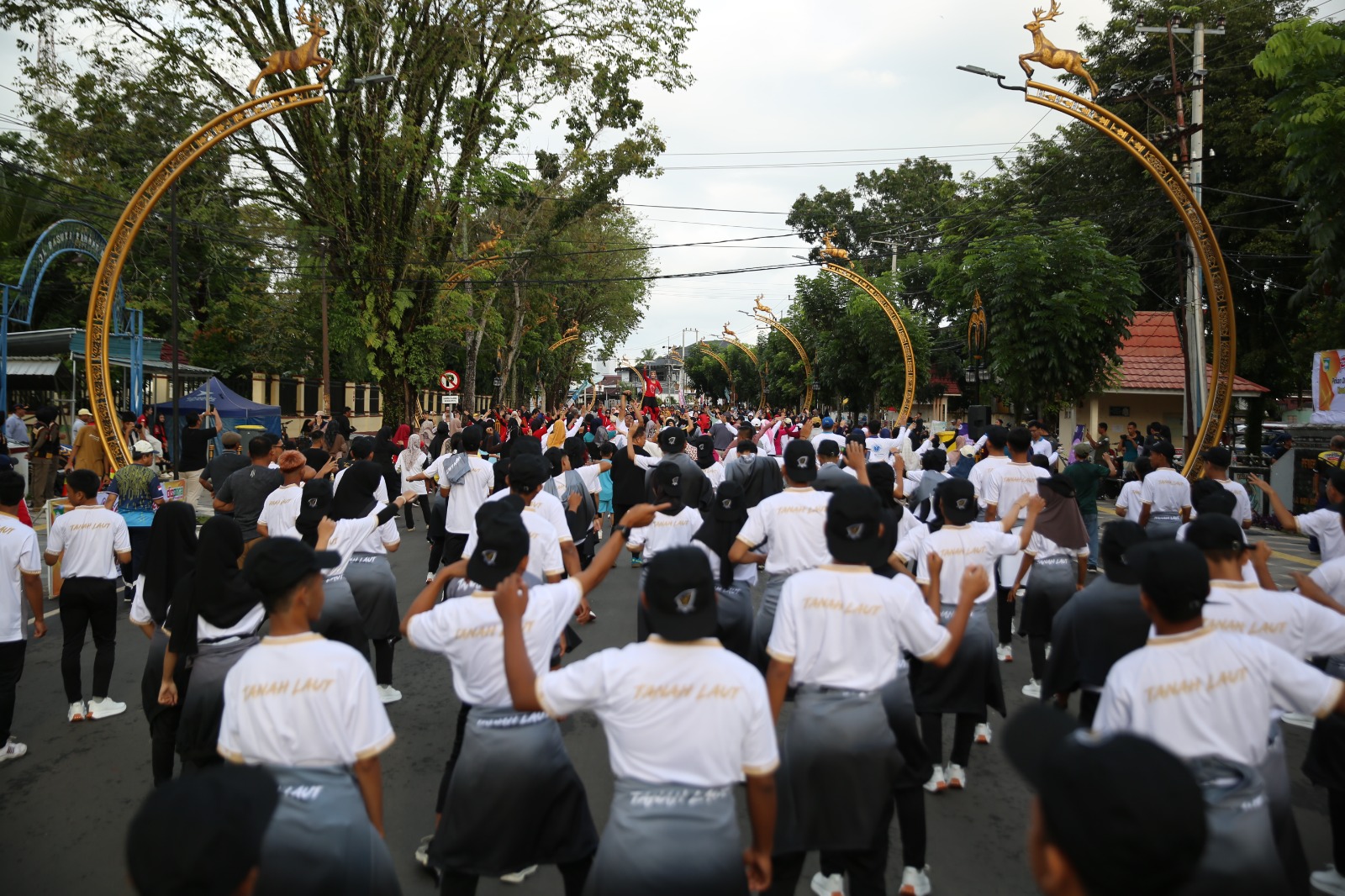 Sepeda Santai dan Senam Bersama Ramaikan Car Free Day