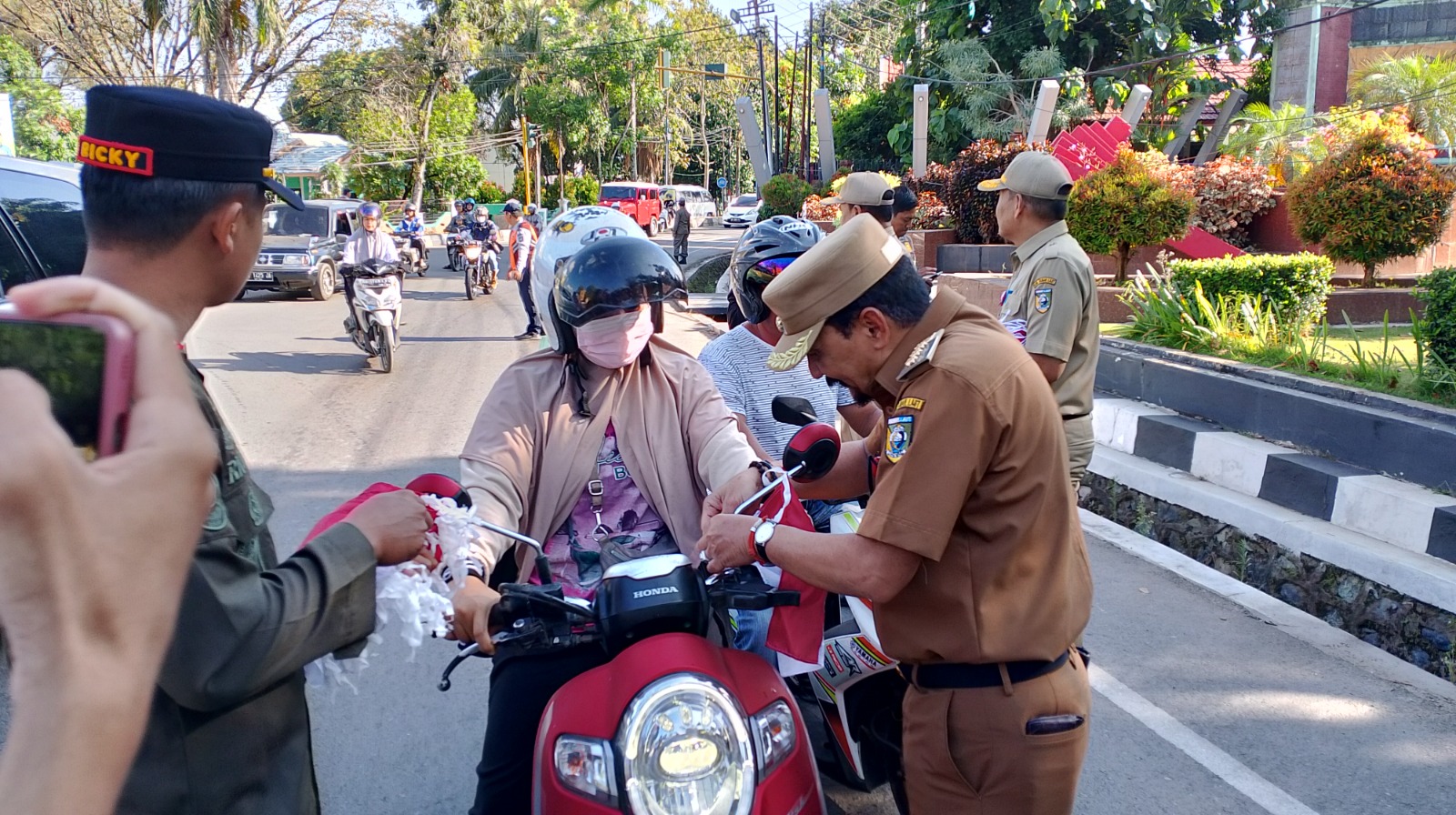 Pemkab Tala Targetkan 15 Ribu Bendera Merah Putih Terbagi kepada Masyarakat