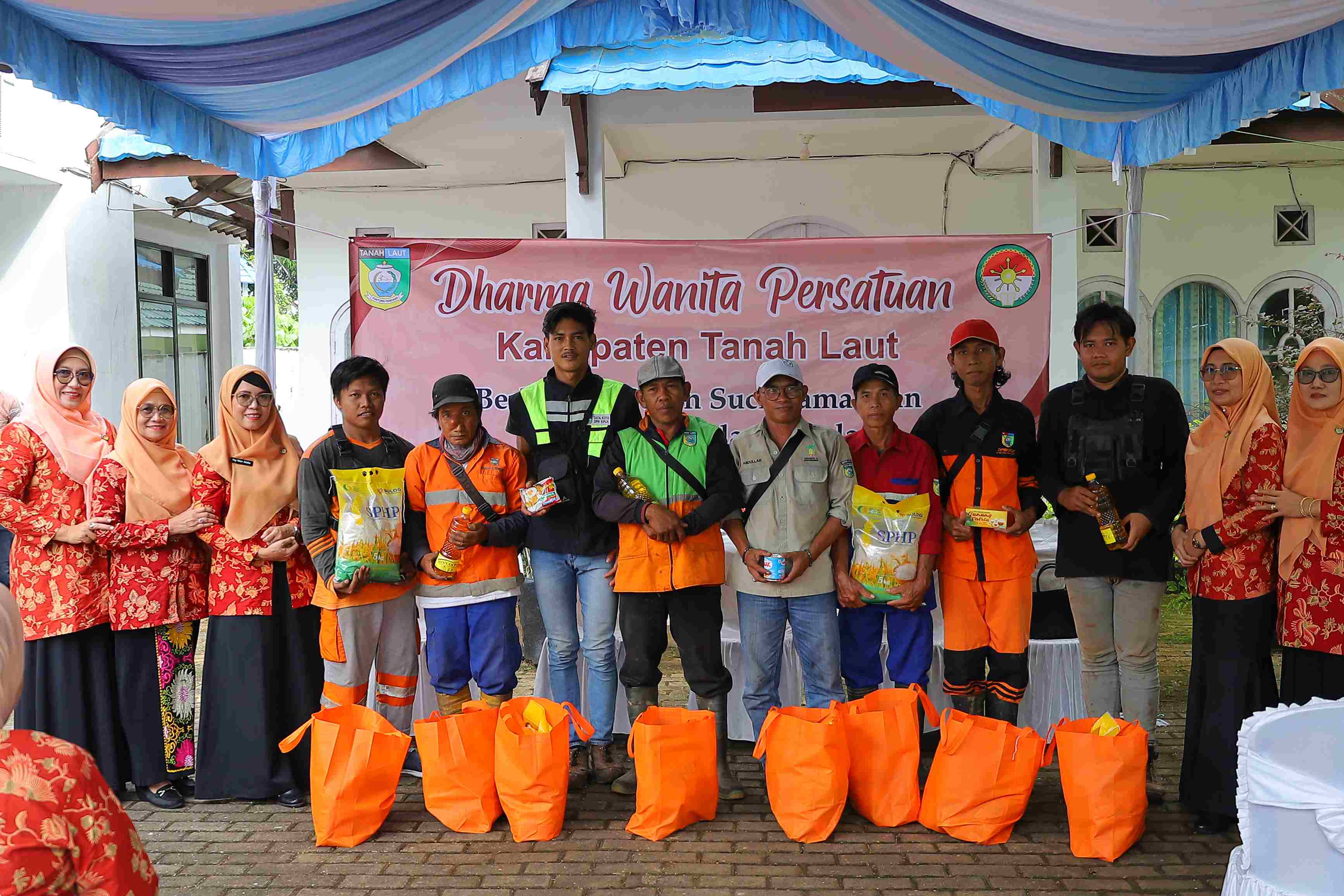 DWP Tanah Laut Berbagi Berkah Ramadan, Salurkan Sembako dan Donasi untuk Rumah Tahfidz