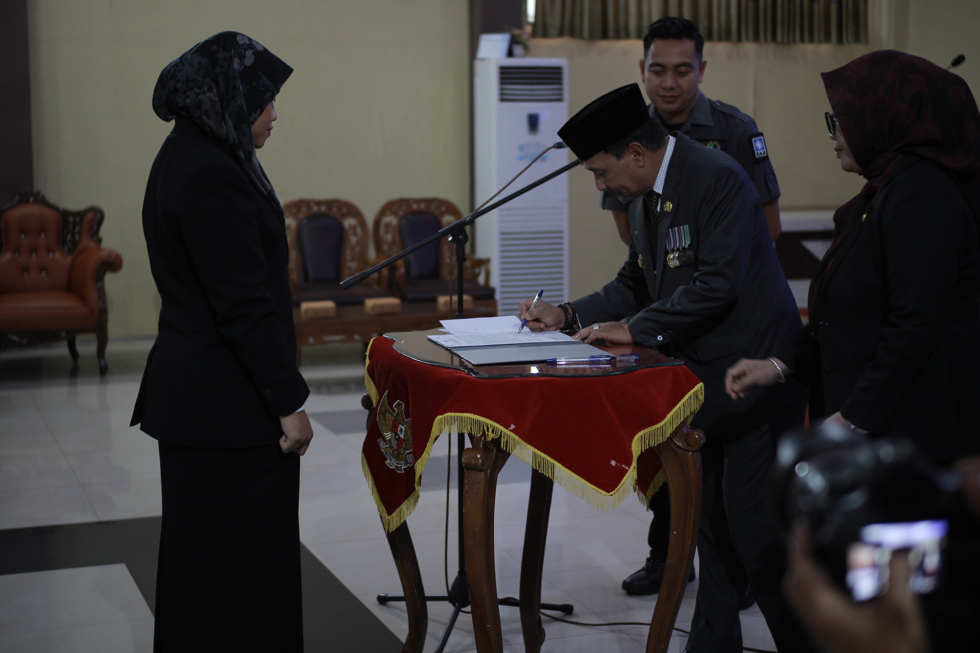 Syamsir Rahman Lantik Direktur Penyiaran Pengembangan Program dan Produksi LPPL Radio Tuntung Pandan