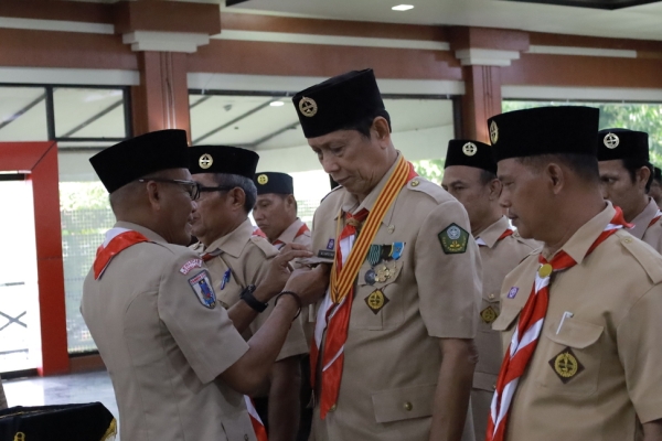 Usai Dilantik, Ketua Kwarcab Tala Langsung Lantik Badan Kelengkapan