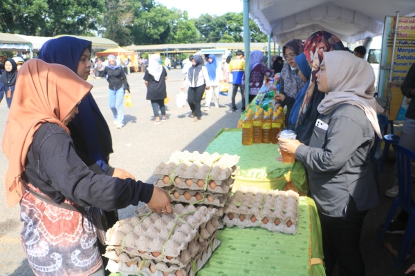 Jelang Natal dan Tahun Baru, Pemkab Tala - Pemprov Kalsel Gelar Pasar Murah