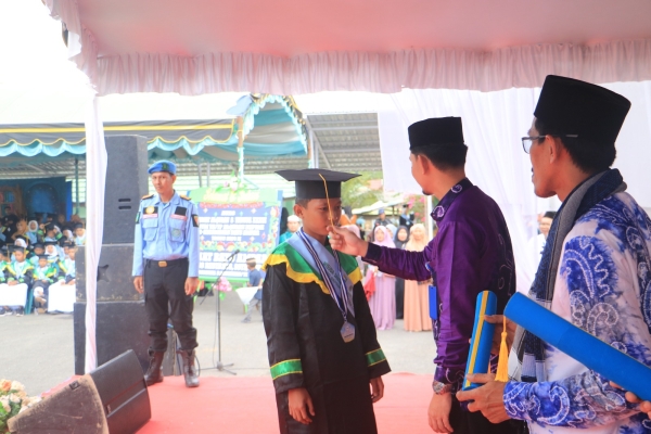 222 Santri TK/TPA Kecamatan Batu Ampar Diwisuda