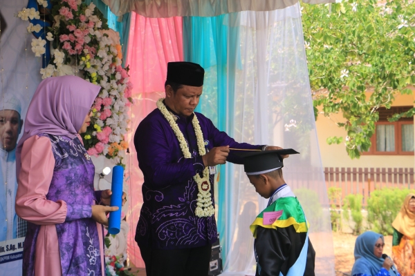 272 Santri TK/TPA Kecamatan Jorong Diwisuda