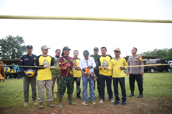 Turdes ke Batu Ampar, Pj Bupati Resmikan Lapangan Bola Voli