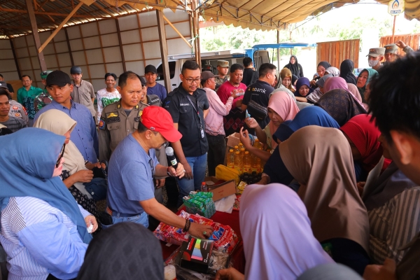 Diskopdag Tala Gelar Pasar di Desa Tambak Karya