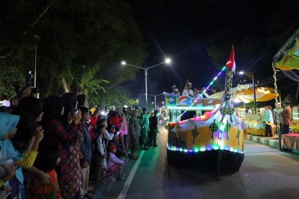 Ribuan Orang Saksikan Festival Gema Takbir