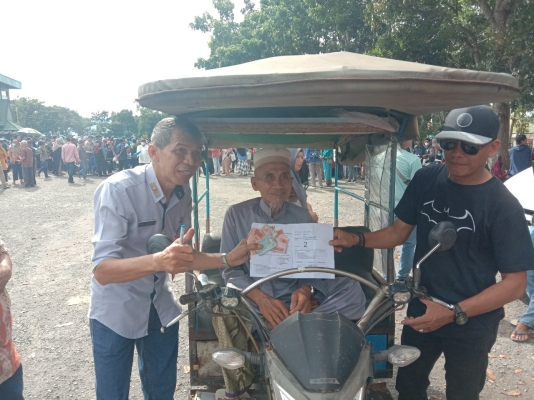 Jadi Penerima Bansos, Aban Iban ; Alhamdulillah, Bisa Cat Rumah