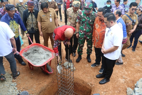 Groundbreaking Pabrik Minyak Makan Merah di Tala, Menteri Kopukm : Petani Sawit Sejahtera