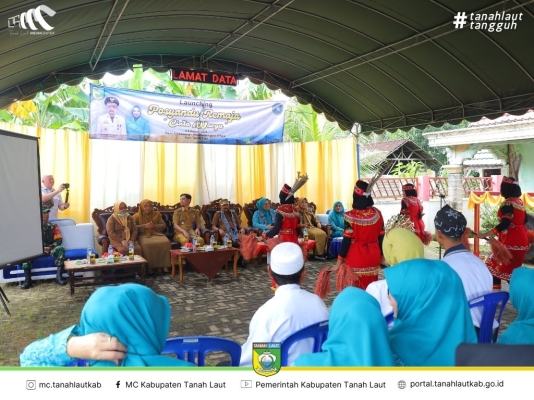 Pj. Bupati Tala Launching Posyandu Remaja Cinta Warga Desa Ambawang