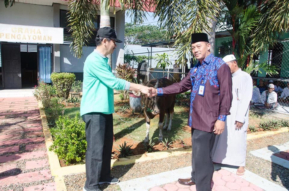 ASN Setda Tala Sumbang Sapi ke Rutan Pelaihari