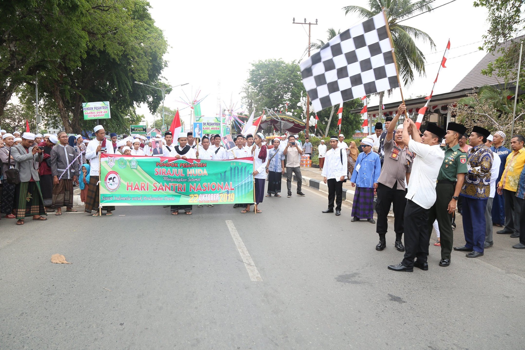 PAWAI TA’ARUF HIASI HARI SANTRI 