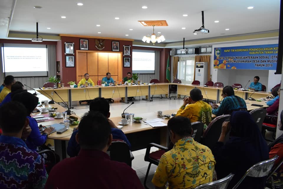 WABUP PIMPIN RAPAT TIM KOORDINASI PENANGGULANGAN KEMISKINAN DAERAH