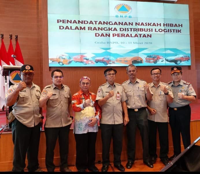 BNPB Hibahkan 1 Mobil Tanki Air