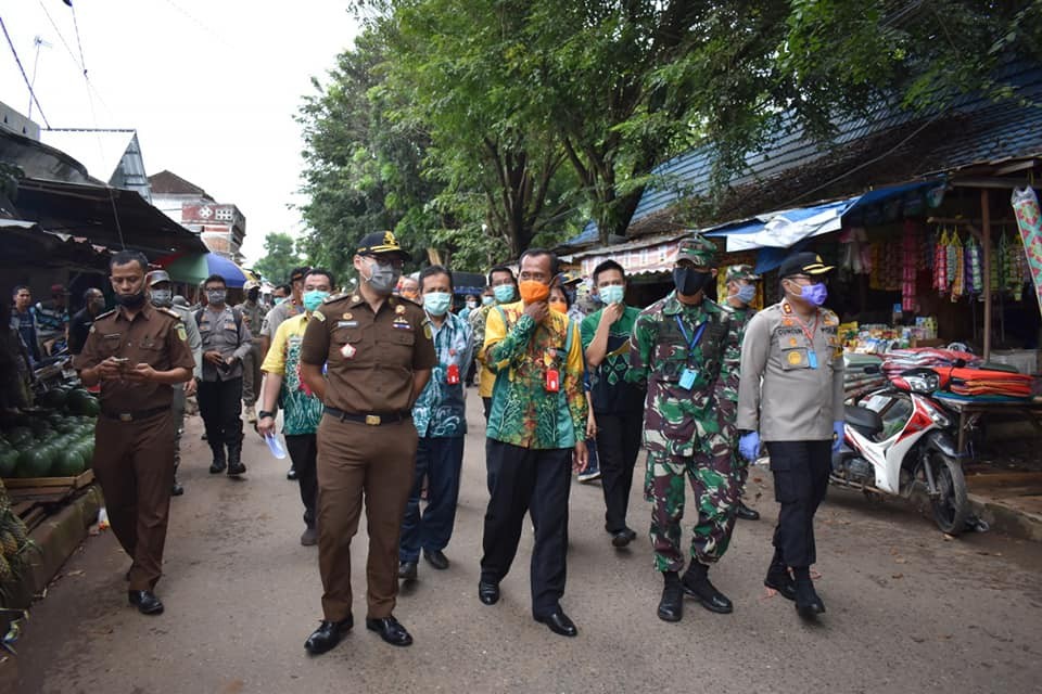 WASPADA DAMPAK COVID-19, JAJARAN FORKOPIMDA BERSAMA TPID TALA KEMBALI PANTAU LANGSUNG KONDISI BAHAN 