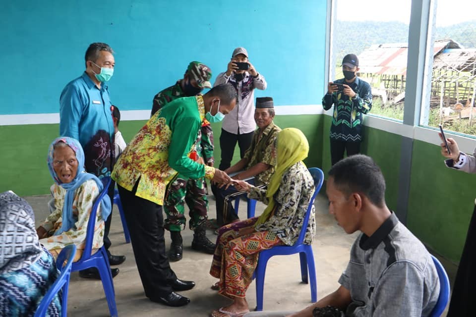 Ucap Syukur dan Tawa Bahagia Penerima BLT Ditengah Pandemi Covid-19