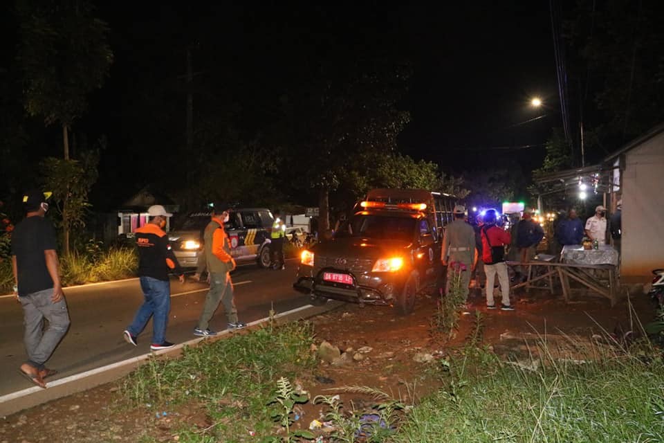 HIMBAUAN JANGAN LUPA PAKAI MASKER SASAR WARUNG MALAM