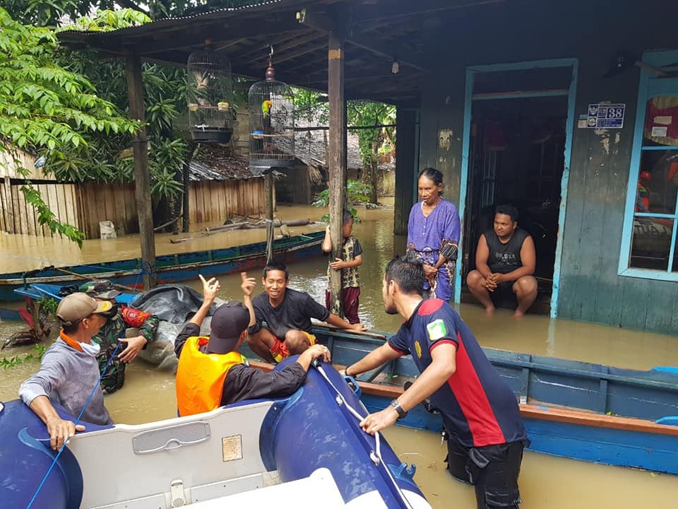 2 DESA DI KECAMATAN KINTAP DIRENDAM BANJIR