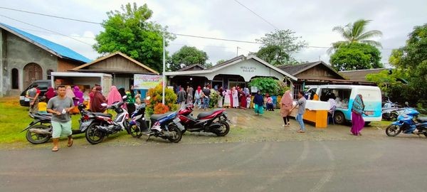 GERIMIS TIDAK MENGHALANGI ANTUSIASME WARGA DI PASAR MURAH