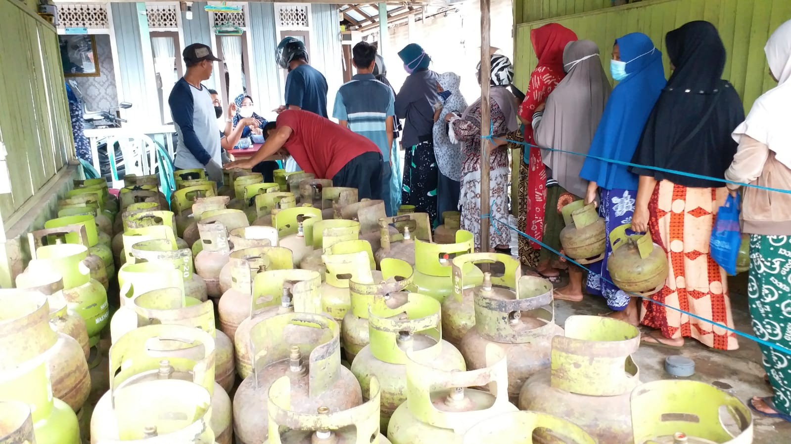 ADA DUGAAN PENDISTRIBUSIAN LPG SUBSIDI BERMASALAH, LAPORKAN!