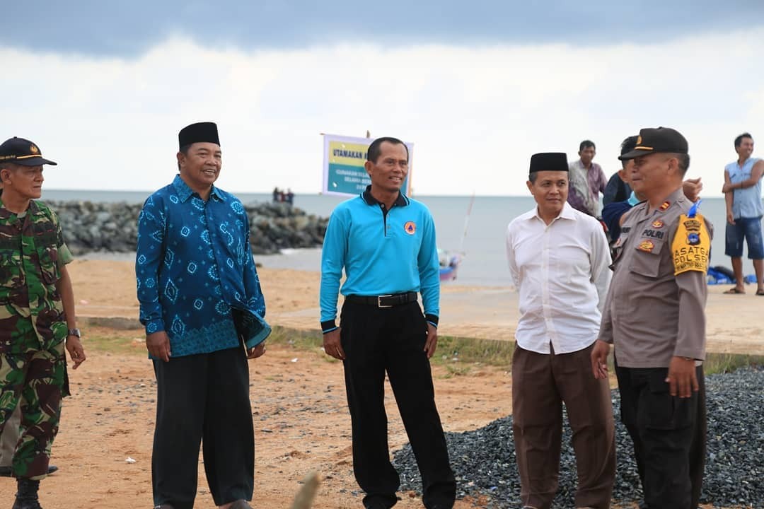 Bupati Pantau kesiapan fasilitas Pantai Takisung sekaligus Buka Bersama