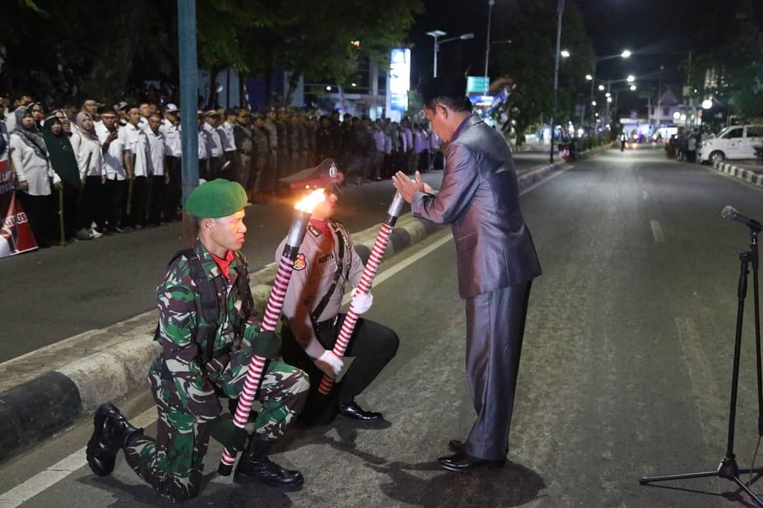 Pawai Obor Dan Malam Renungan Suci rayakan Malam Kemerdekaan