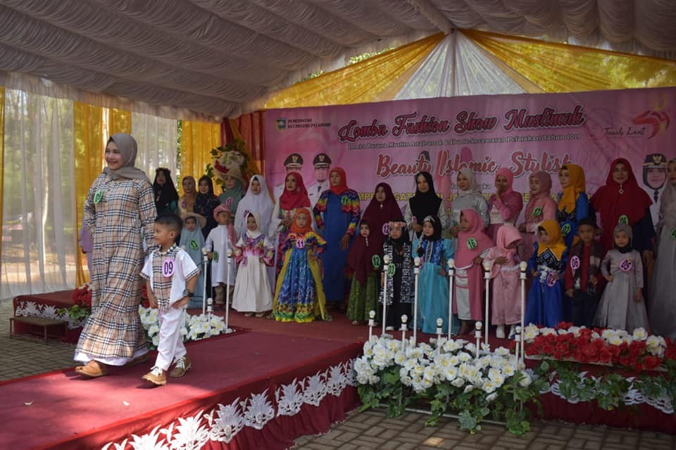 KECAMATAN PELAIHARI GELAR LOMBA BUSANA MUSLIM