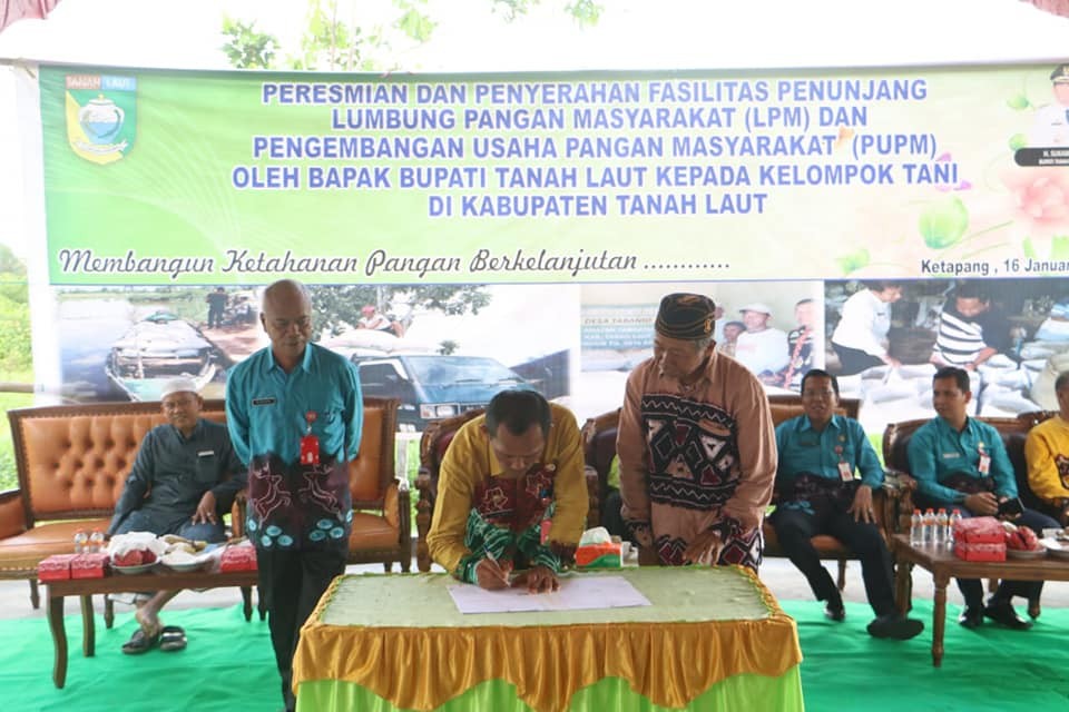 BUPATI RESMIKAN FASILITAS LPM DESA KETAPANG