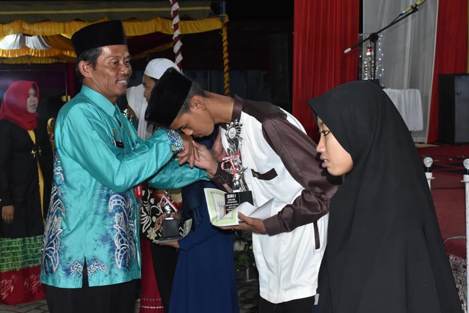 Muhammad Charis tak menyangka juara, Bupati harapkan kecamatan lain gelar kegiatan keagamaan serupa.