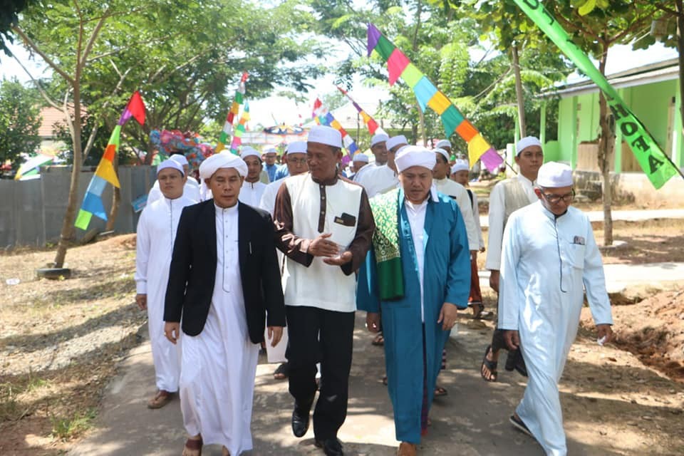 MENUNTUT ILMU ADALAH KEGIATAN YANG PALING ISTIMEWA