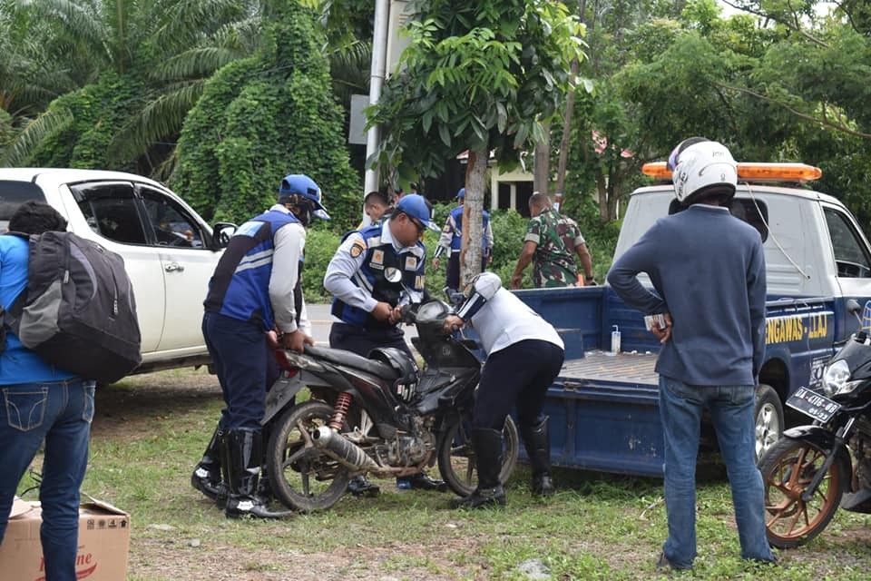 Tak Hanya SIM dan STNK, KTP dan Narkoba pun di periksa