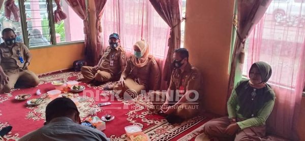 DISBUNAK PROPINSI KALSEL SAMBANGI UPPB DI KECAMATAN TAKISUNG