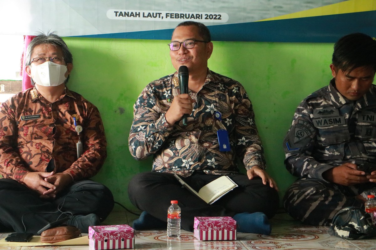 TANAM MANGROVE UNTUK MITIGASI BENCANA DI PESISIR PANTAI SUNGAI BAKAU