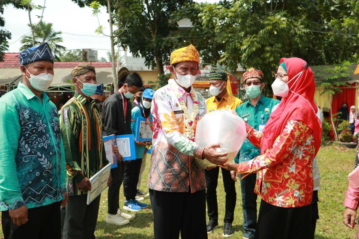 BUPATI TALA HARAPKAN BUDIDAYA IKAN AIR TAWAR MENJADI PELUANG SAMBUT IKN